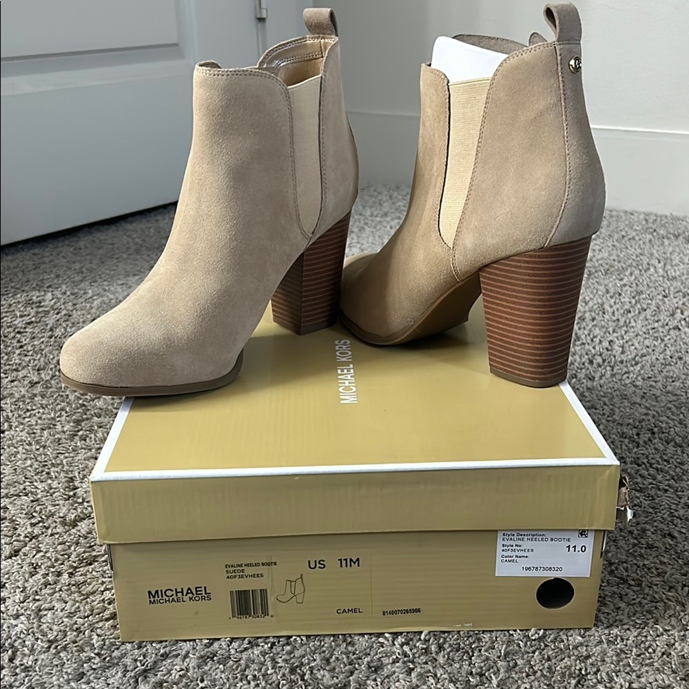 Michael Kors Tan Heeled Chelsea Boots with Stacked Heel